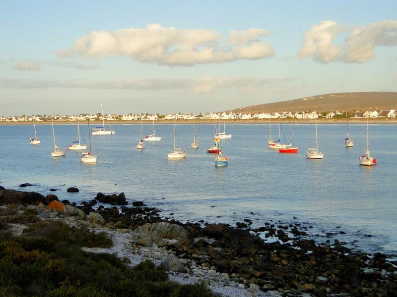 To Let 3 Bedroom Property for Rent in Britannia Bay Western Cape